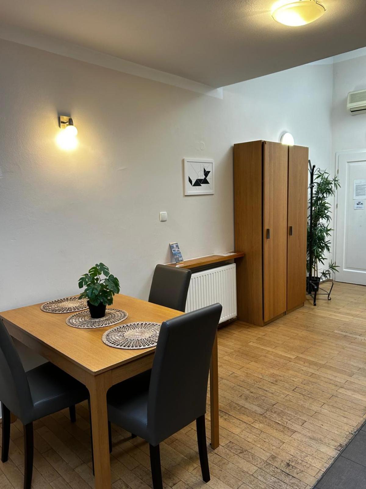 Golden Apartments With Lift - Old Town Krakow Luaran gambar