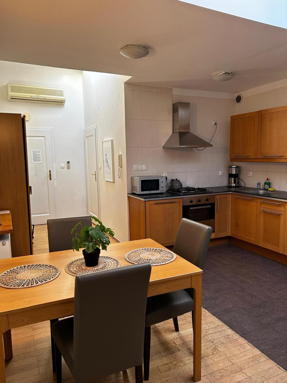 Golden Apartments With Lift - Old Town Krakow Luaran gambar